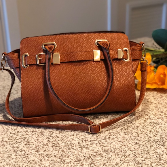 JustFab Handbags - Beautiful brown satchel
